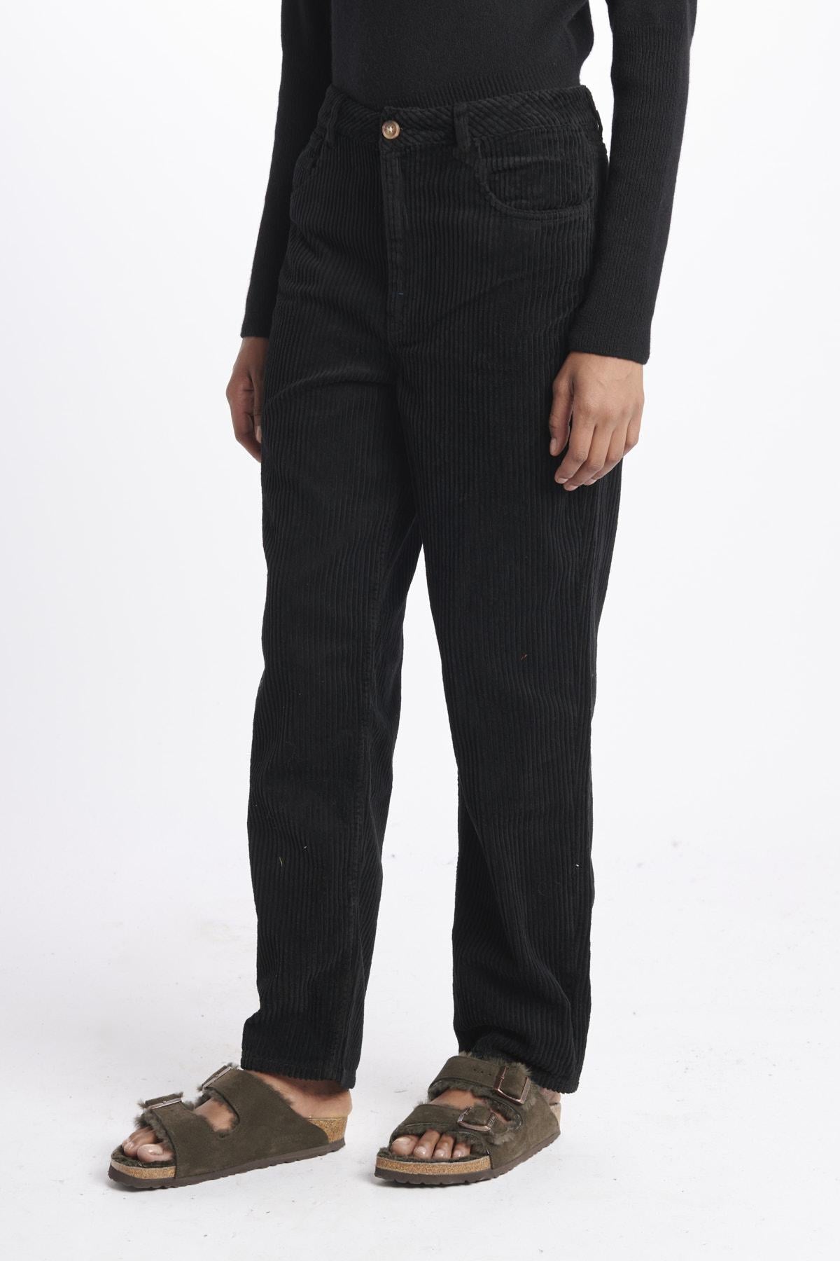  JERRYREGTRENDYCORDUROY NOIR lab dip 