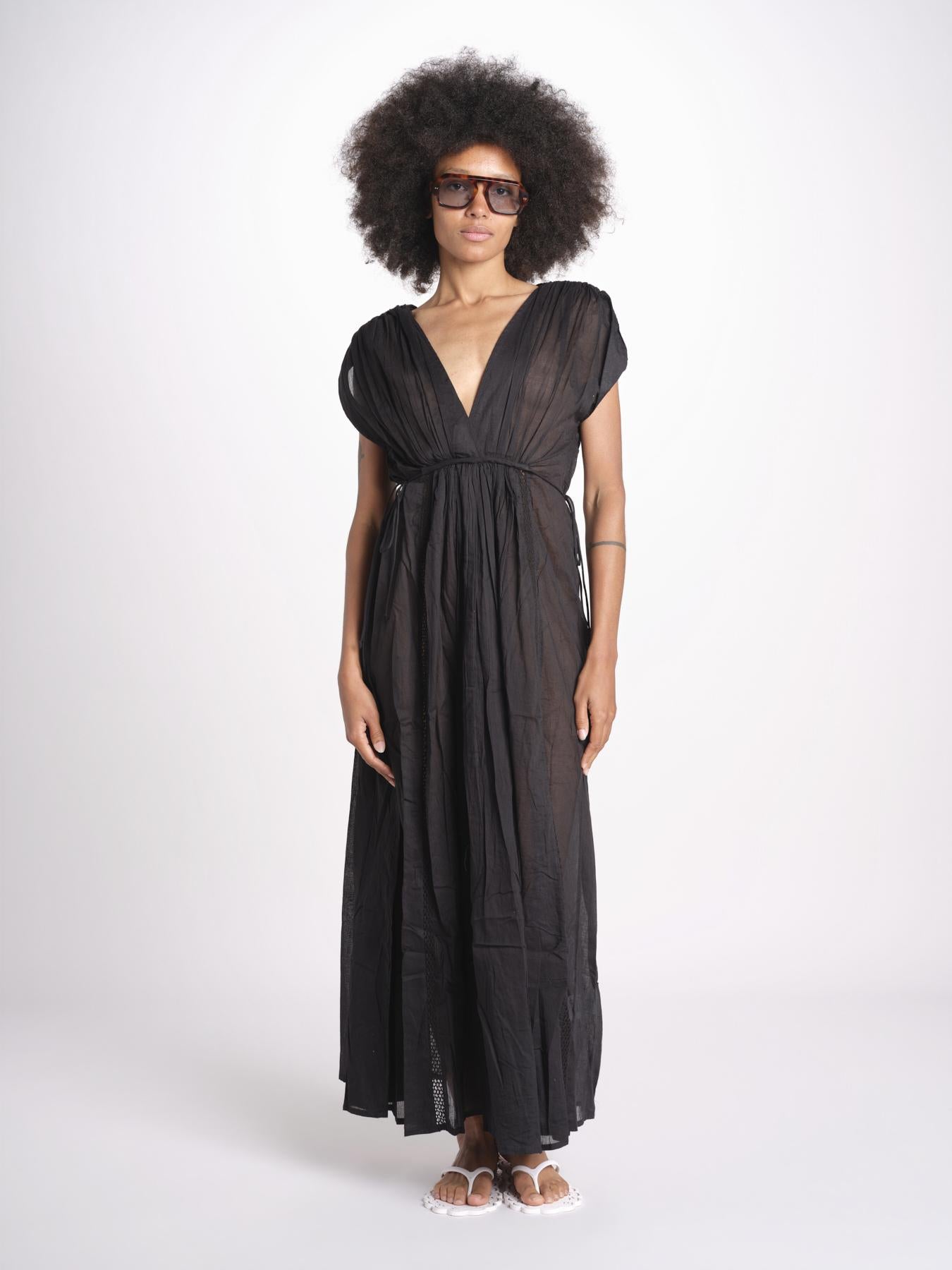 abito con nervature legato in vita MIKONBLK NOIR laraethnics 