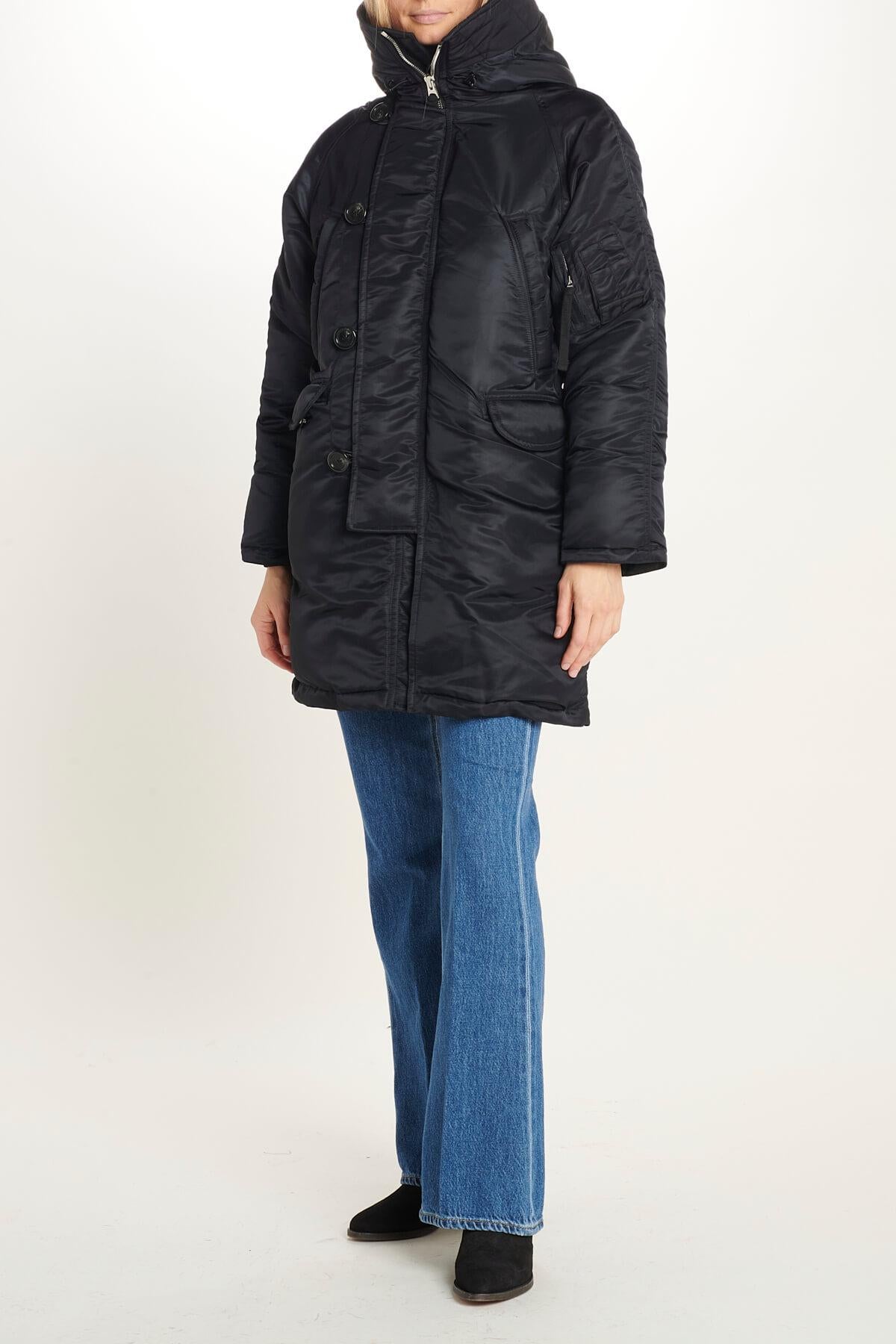  224 1002 BLACK vis a vis 