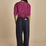 camicia girocollo con fiori intarsiati. LULA 016 JAM sea ny 