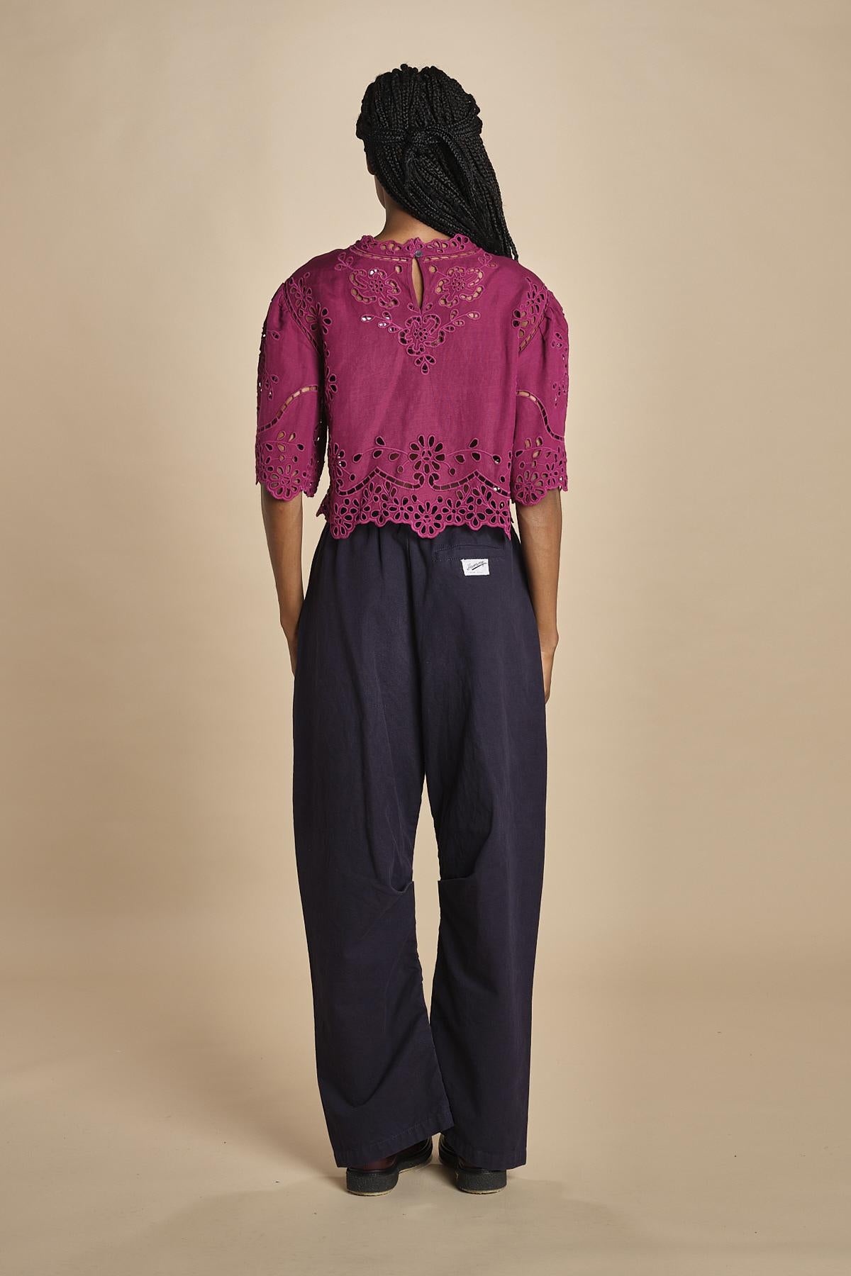 camicia girocollo con fiori intarsiati. LULA 016 JAM sea ny 