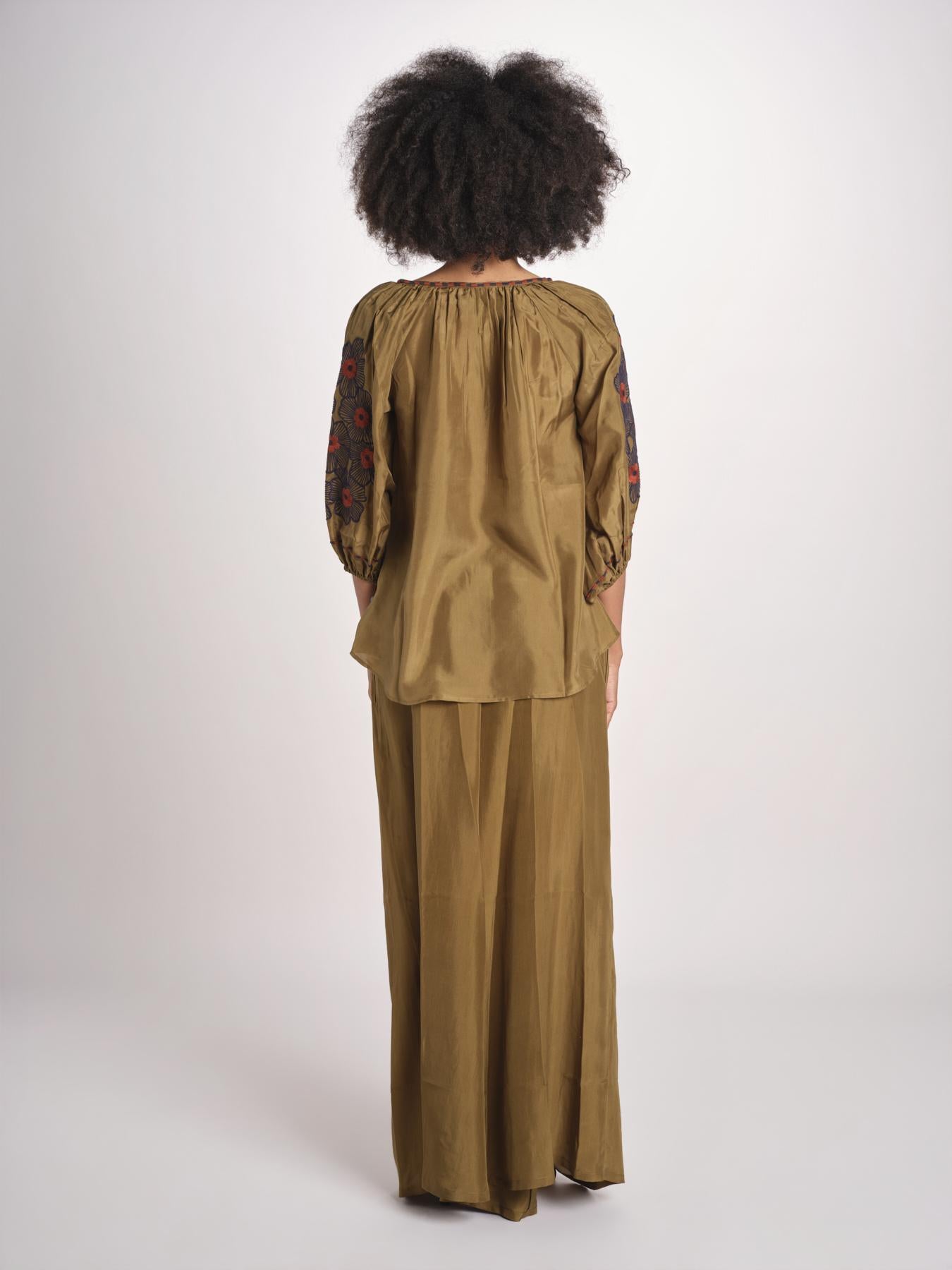 camicia in seta ricamo fiori BE25407 KHAKI BLU benaras soleil 