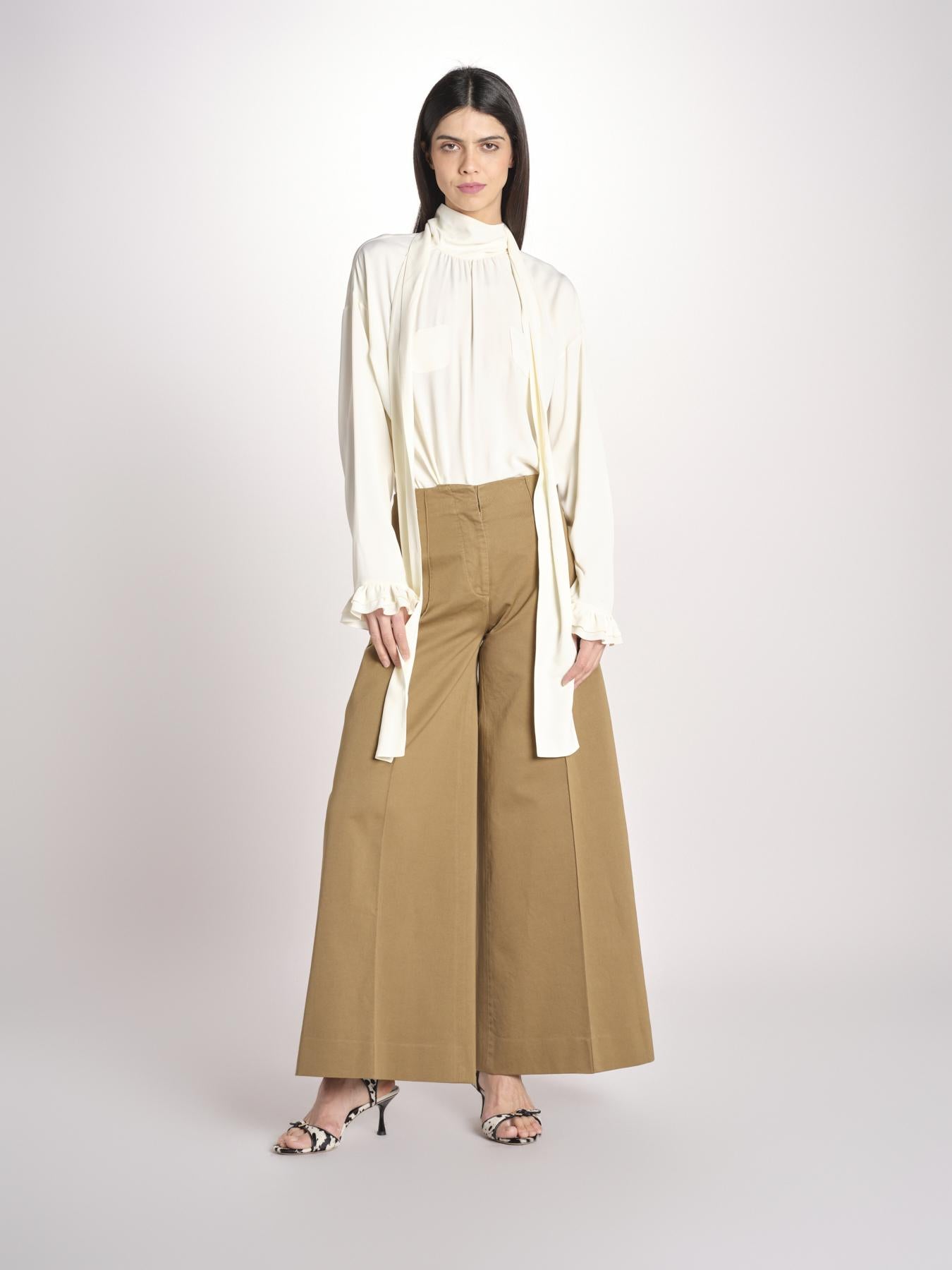 pantalone largo con nervature tinto in capo ORIANA 540 801 13 CRETA quelledue 