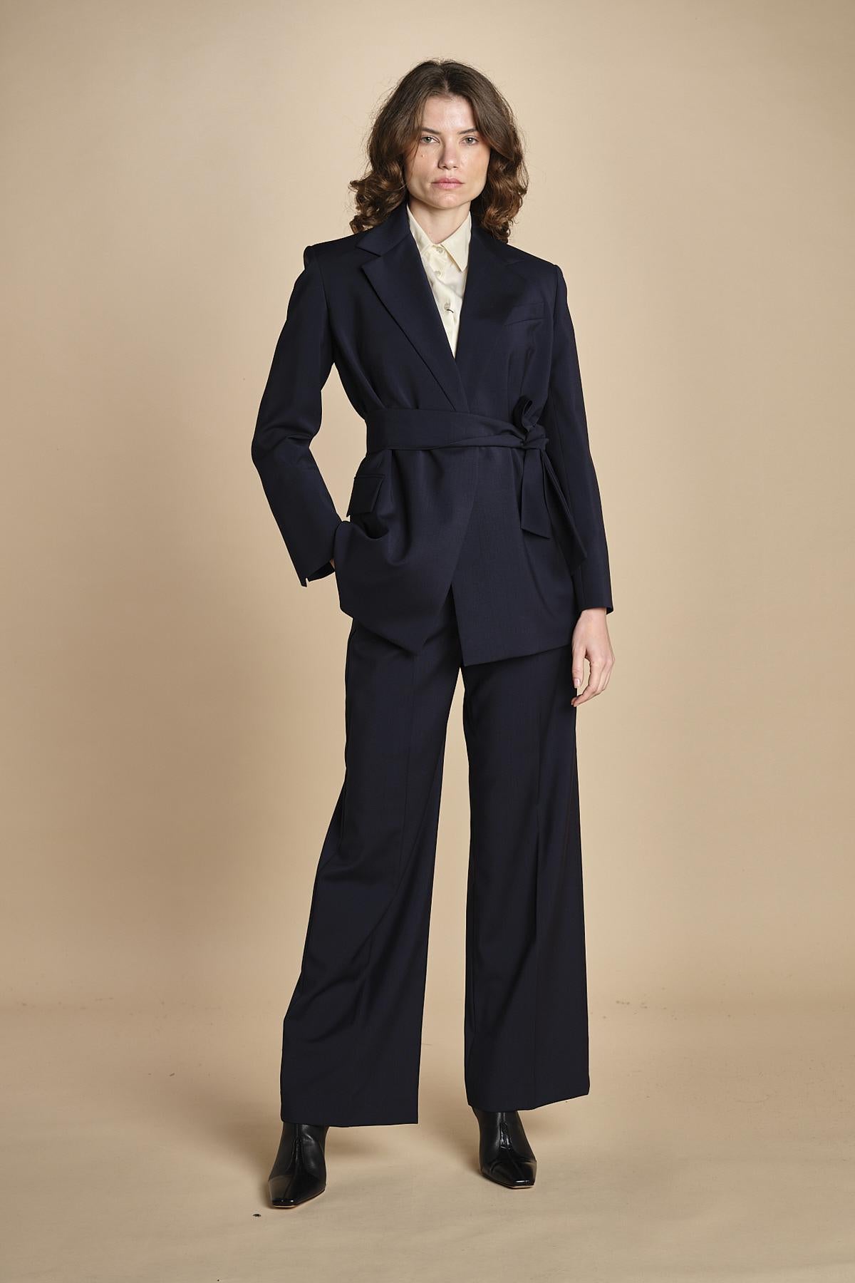 giacca in  fresco lana  con cintura TESO 2525046031600 001 weekend maxmara 