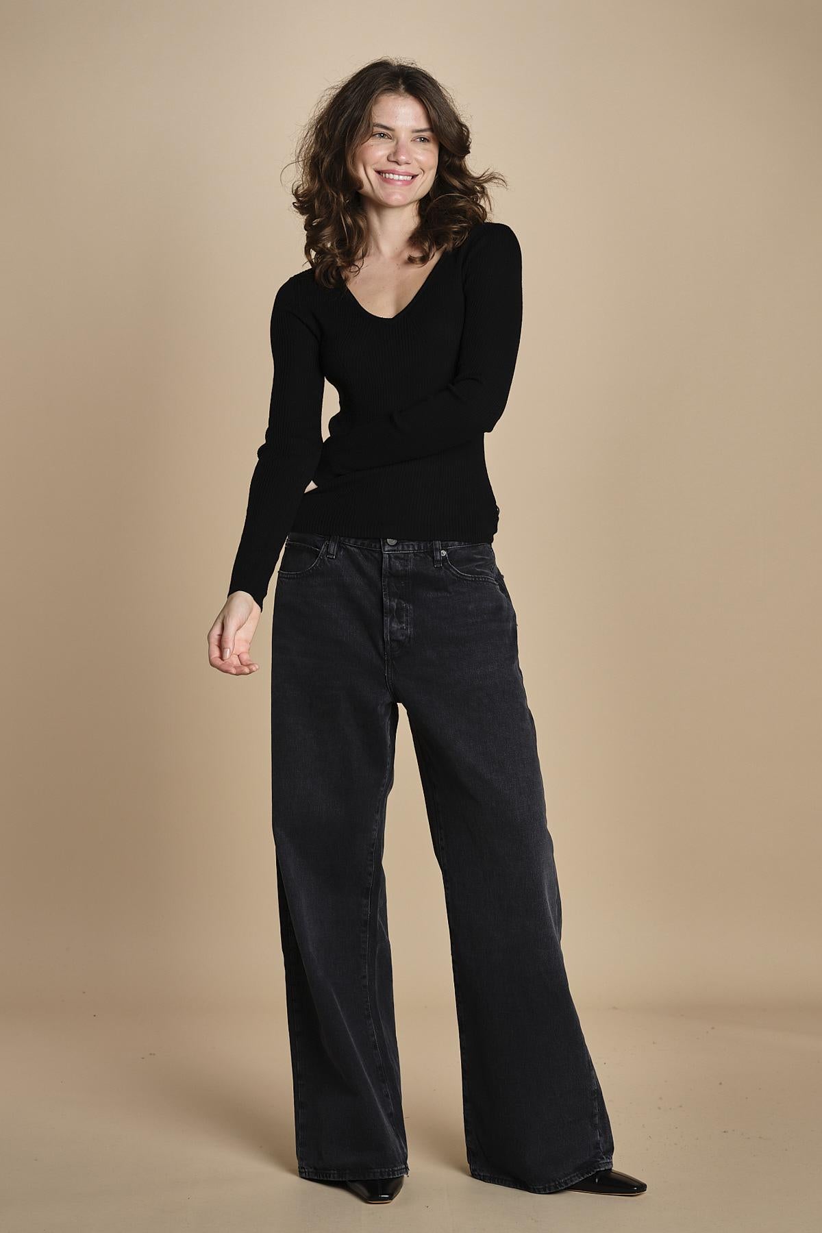 maglia scollo a v NOVA KNIT BLOUSE BLACK herskind 