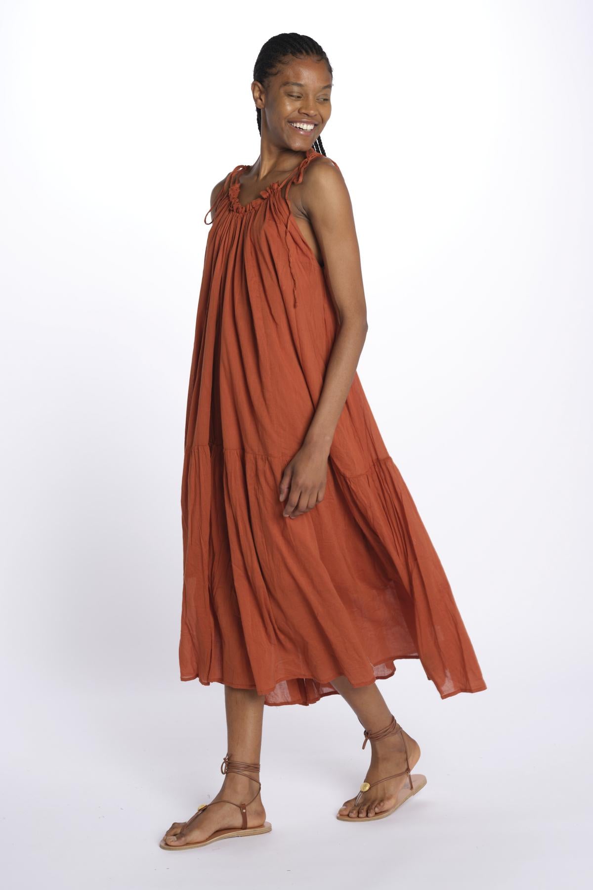 PALOMA abito lungo con balze e spalline sottili PALOMA RUST laraethnics 