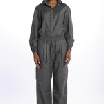  243260230 GRAY30 vis a vis 