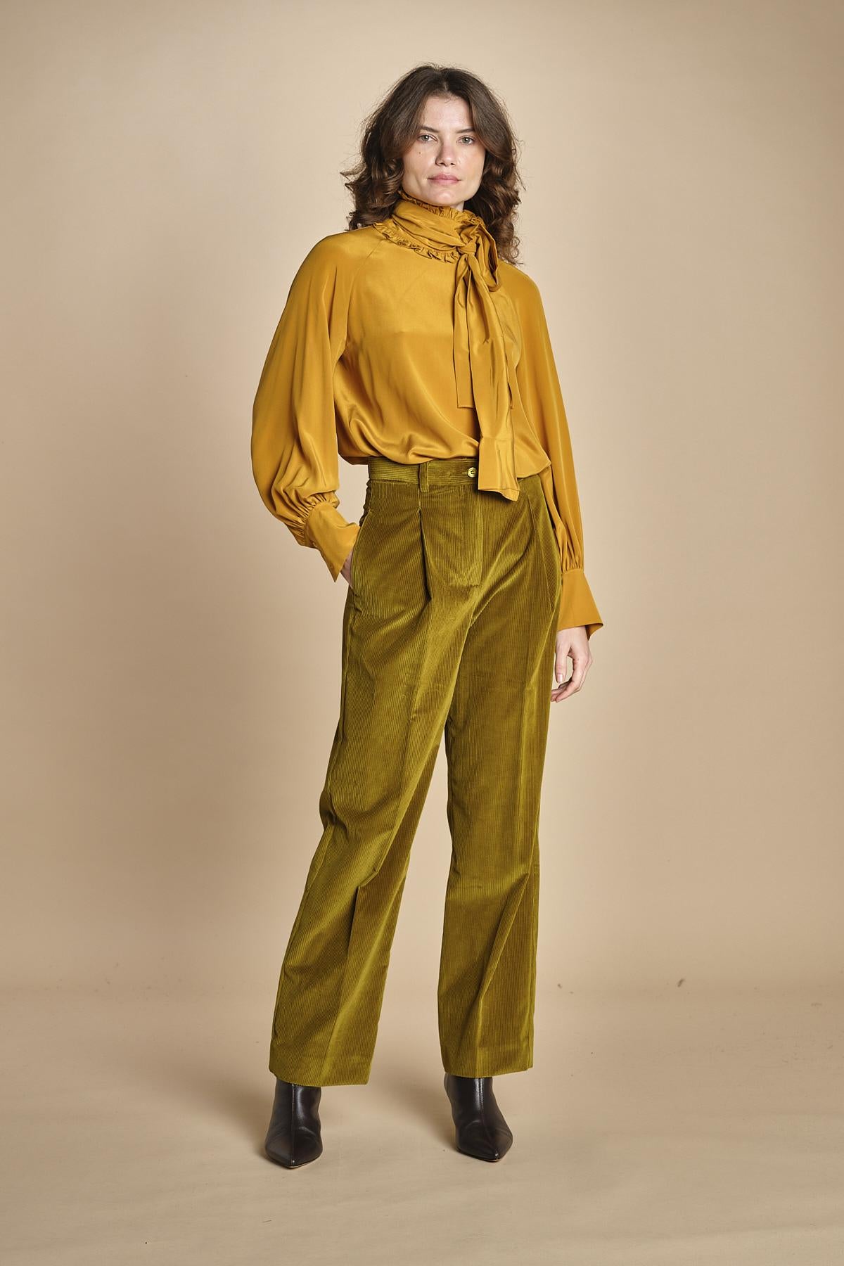 pantaloni in velluto con pinces ORDINE 2525136036600 024 weekend maxmara 