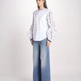 Camicia con manica a sbuffo e ricami LINDY OPTICAL WHITE jupe by jackie 