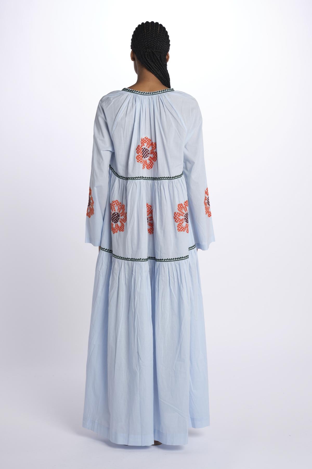 TALI FLOWER abito con fiori ricamati multicolor by milaura. BE24932DRESS LT BLUE benaras soleil 