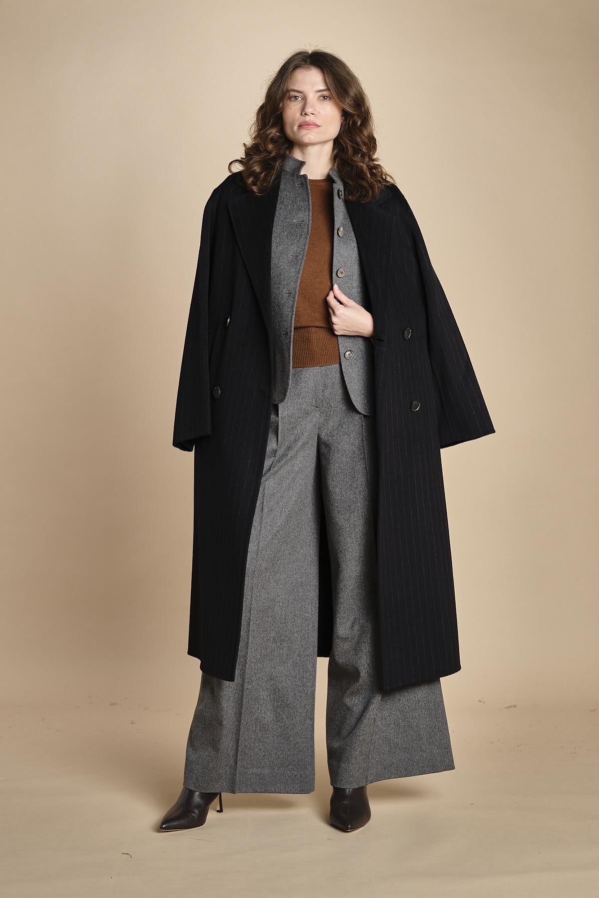 pantalone con pinces in vigogna e stasca sul retro MONIQUE 689923 50 quelledue 