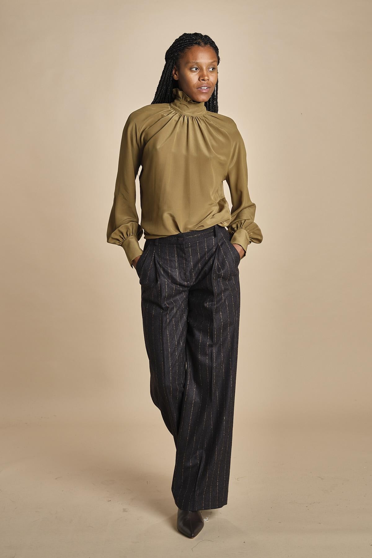 camicia collo alto in seta VITTORIA 22209712 19 quelledue 