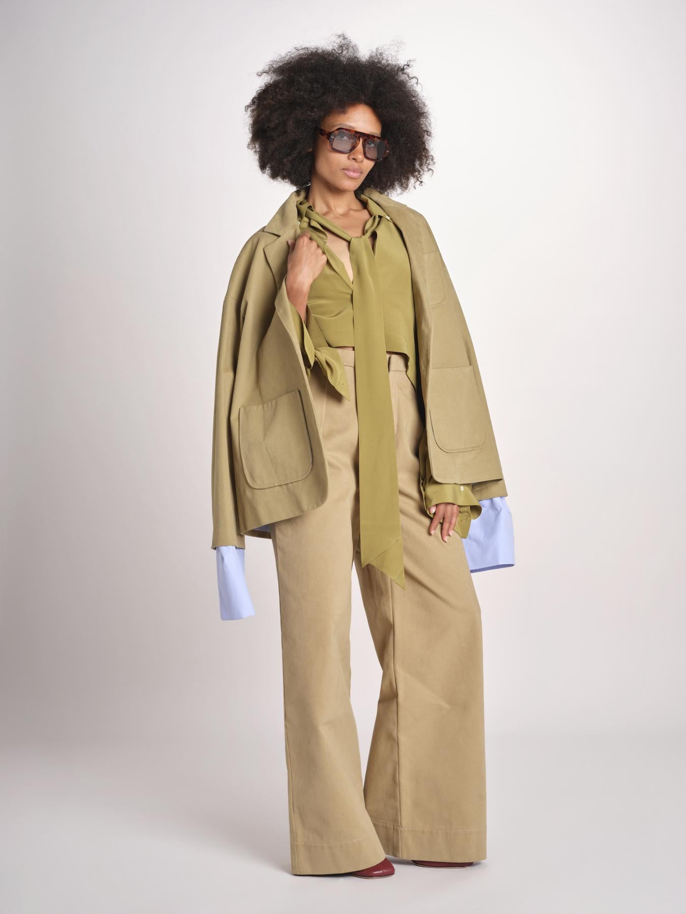 ALISS camicia cropped in seta con manica a sbuffo ALISS MJD10184141BI KHAKI jejia 
