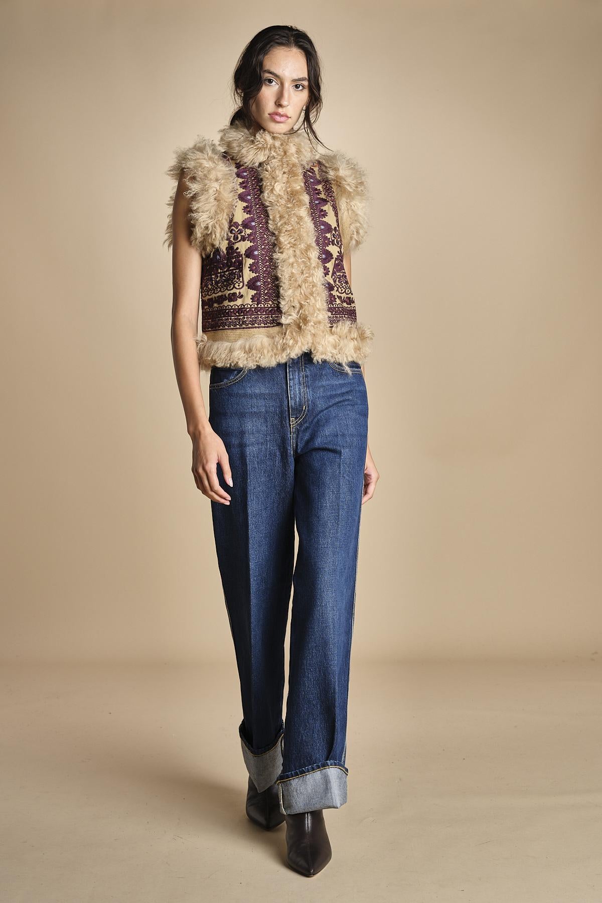 gilet  ricamato con montone SANDORA GILET CAMEL antik batik 