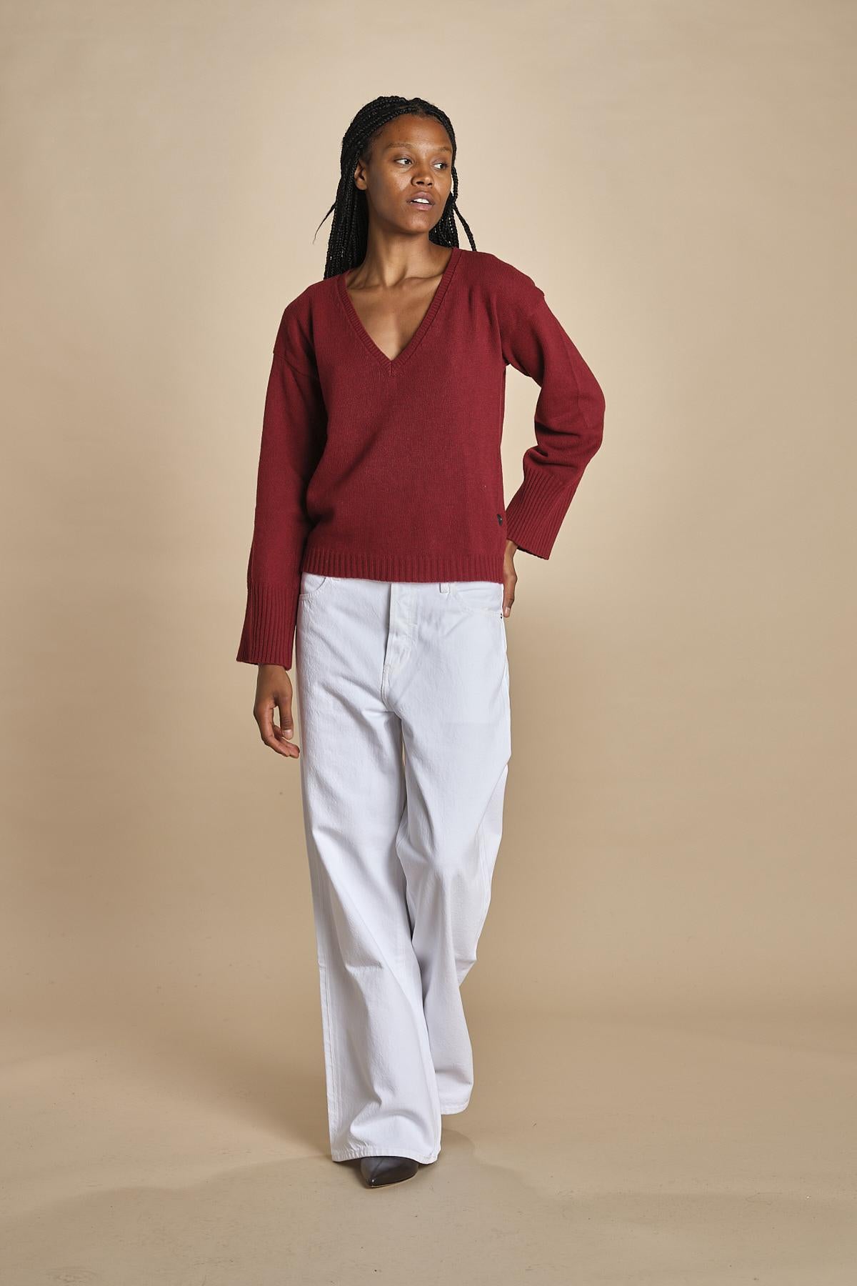 maglia con scollo a v e manica a campana by milaura. D2500894 10868 BORDEAUX milaura 