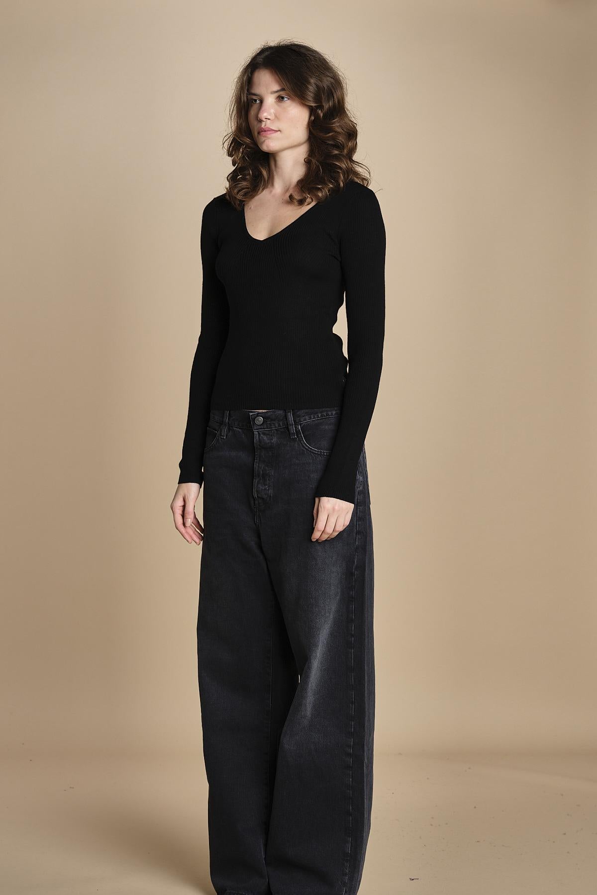 maglia scollo a v NOVA KNIT BLOUSE BLACK herskind 