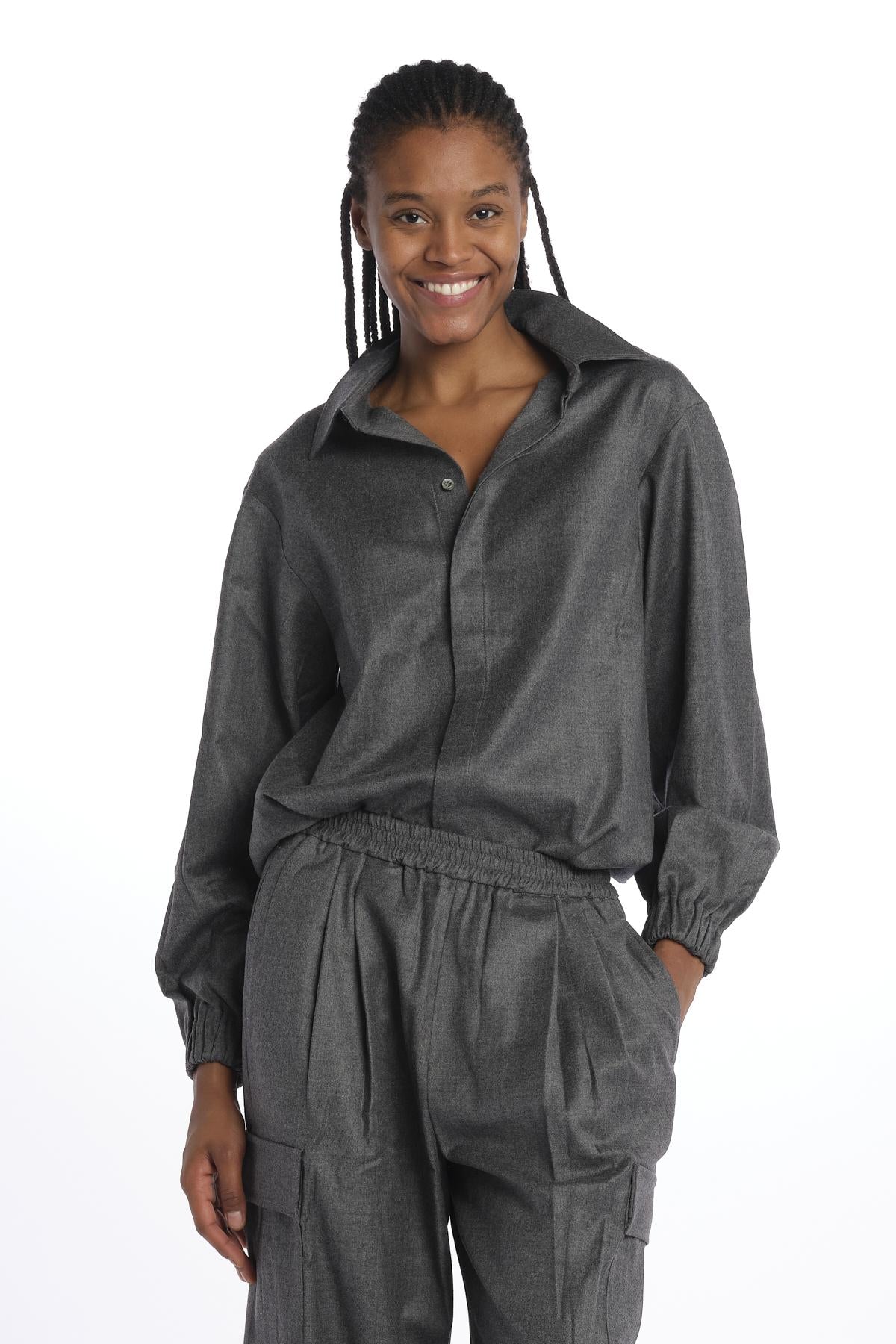  243-2001-30 GRAY30 vis a vis 