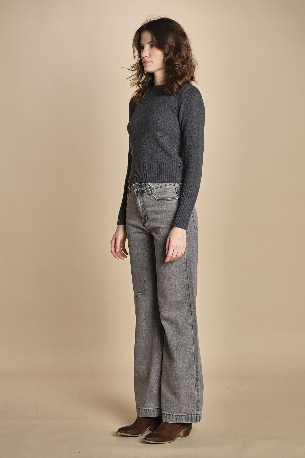 denim over FLEURE WF GREY fam 