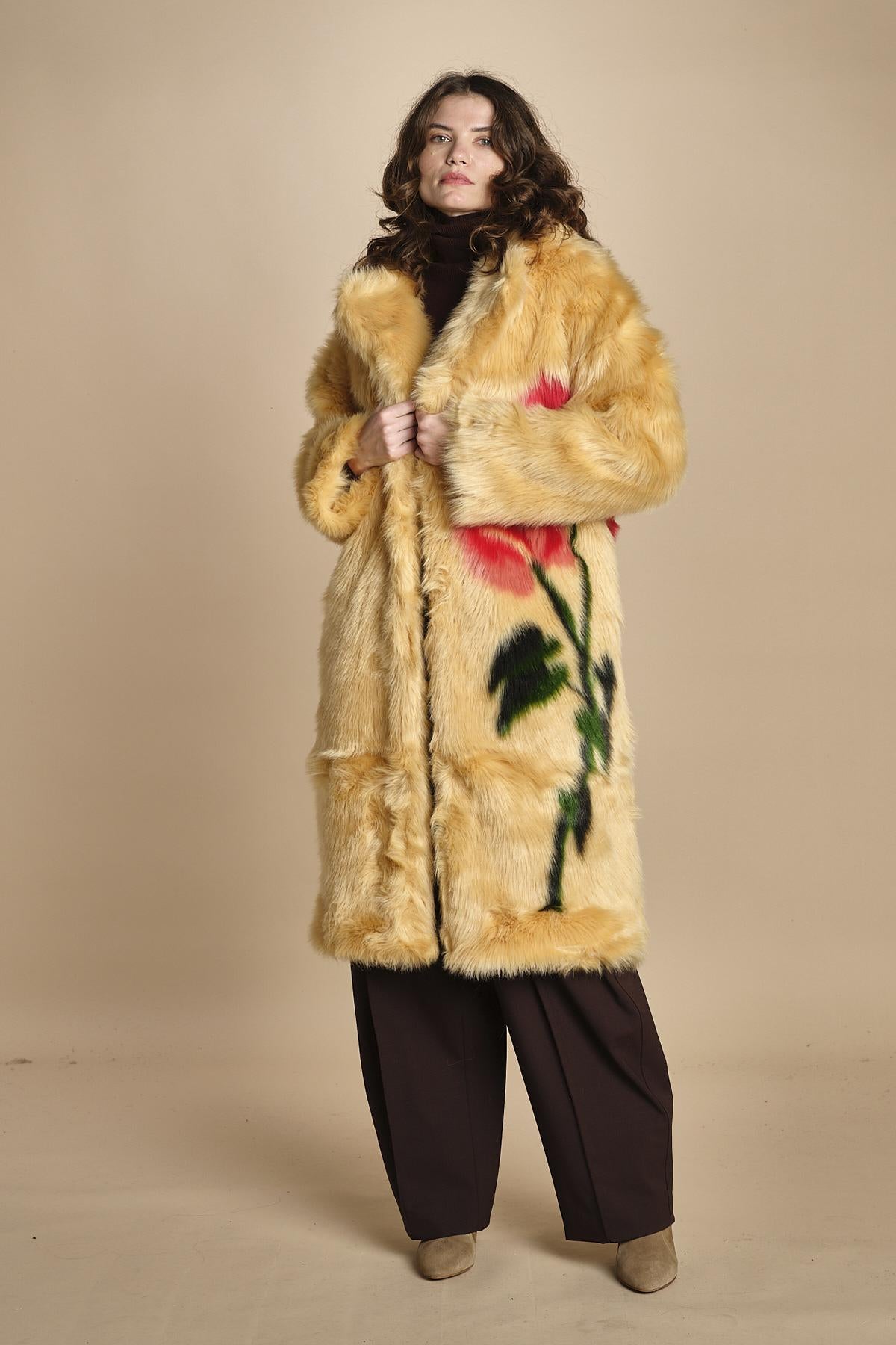 ecopelliccia con fiore FLOWER FUR 340268 CREAM farm rio 