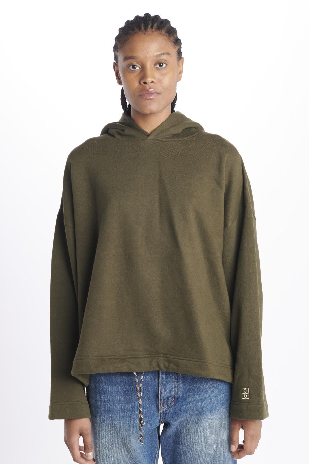  CATET16615730 032 bellerose 