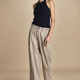 pantalone con pinces NANCY BEIGE true avenue 