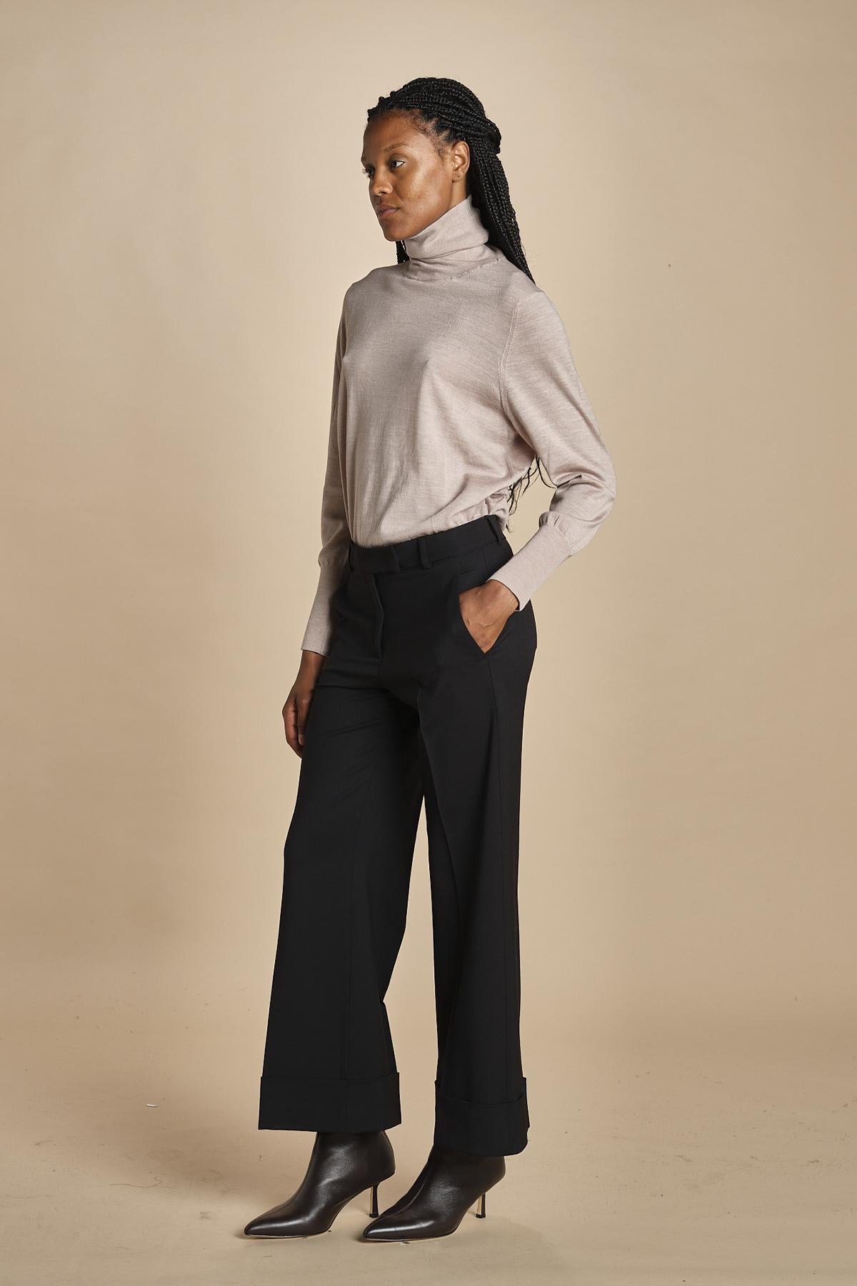 MELODIA pantalone cropped con risvolto in gabardina MELODIA 652339 3 quelledue 