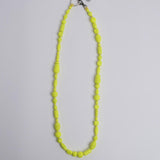 Porta telefono perline PHONENECKLACE NEONYELLOW ina.seifart 