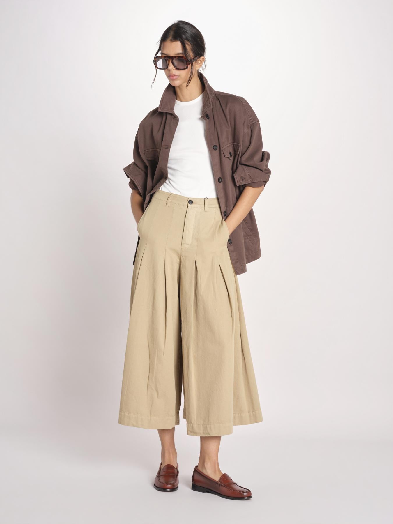  VIVIENNE ESSELING BEIGE true avenue 