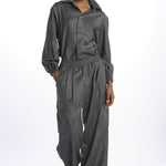  243260230 GRAY30 vis a vis 