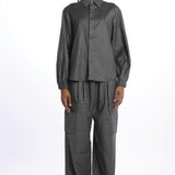  243-2001-30 GRAY30 vis a vis 
