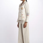 LORAINE giacca con fiori ricamati E25VE013 ECRU stella forest 