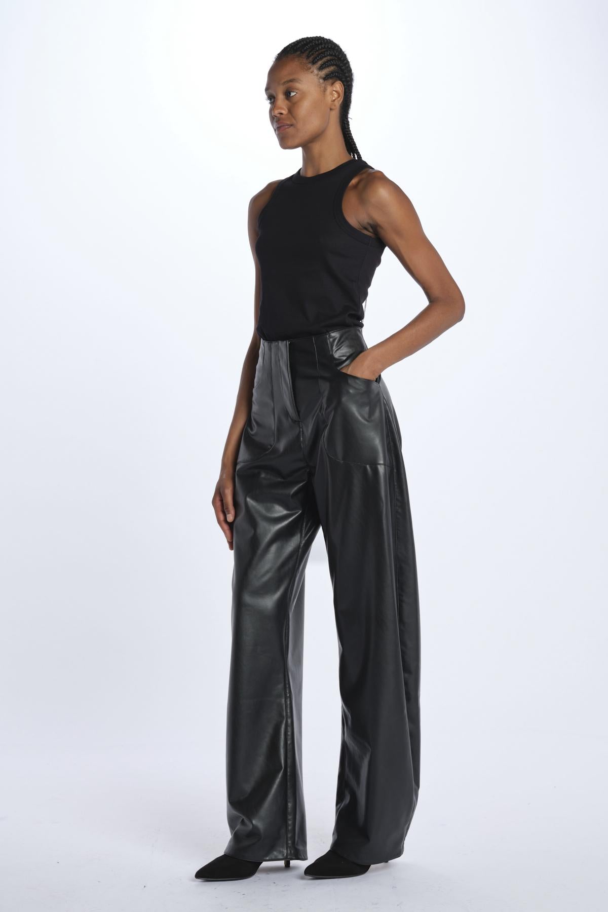  P040 092 BLACK just bee queen 