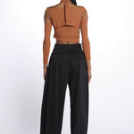 JOSIE top incrociato con spalla nuda JOSIE CARAMEL amazuìn 