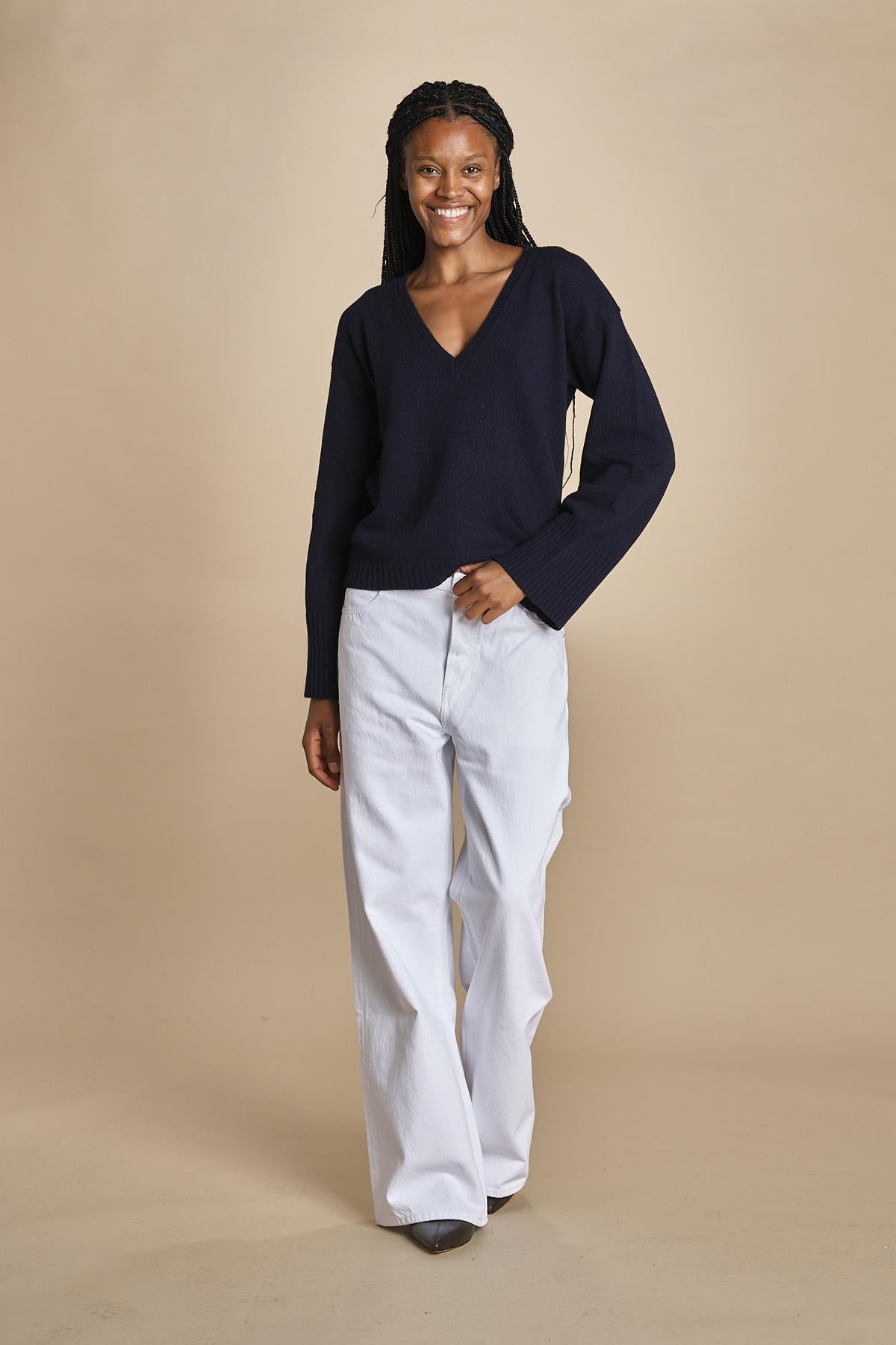 maglia con scollo a v e manica a campana by milaura. D2500894 866 BLU milaura 