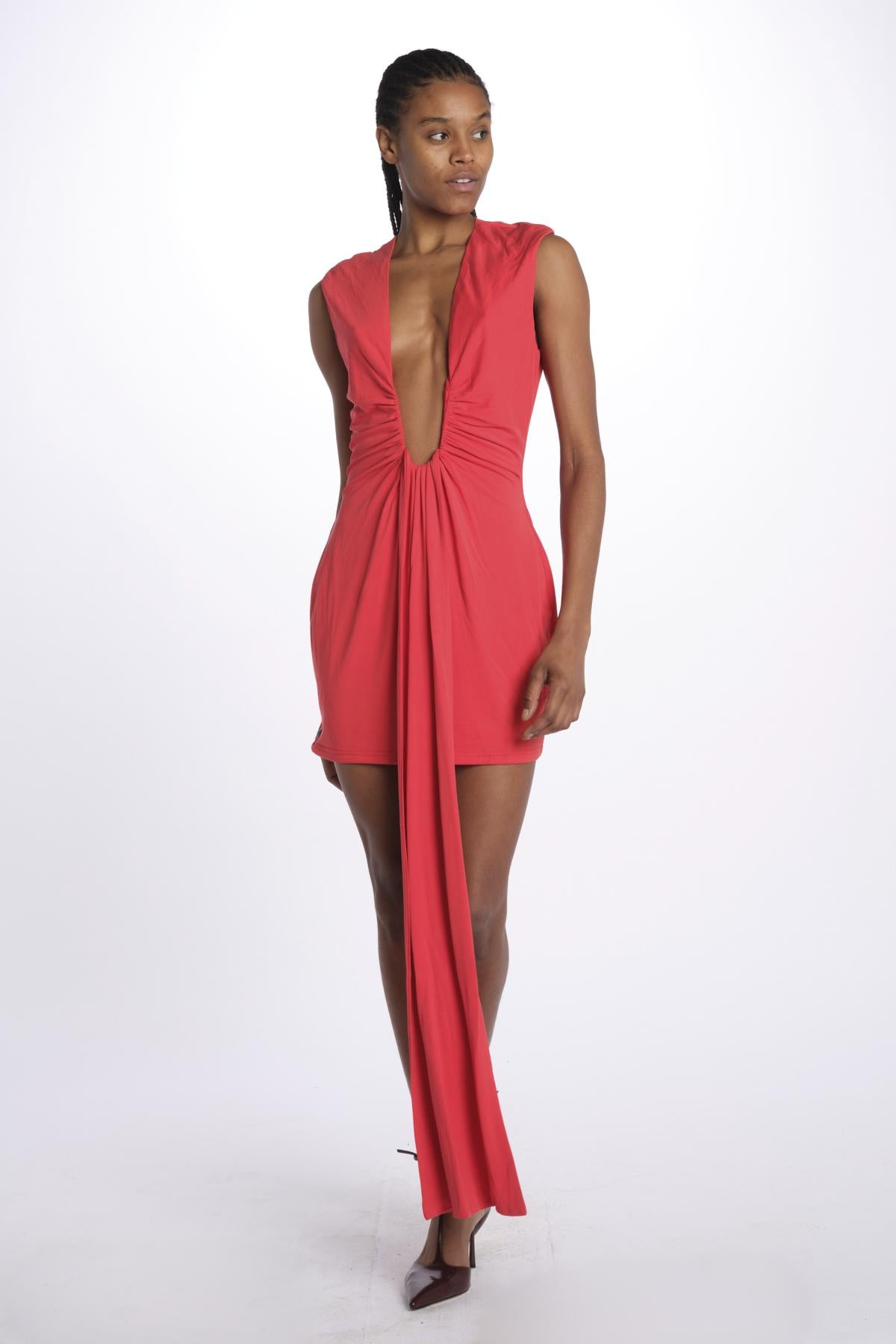Mini Abito JENNIFER scollato con coda DR084 SCARLET RED misha 
