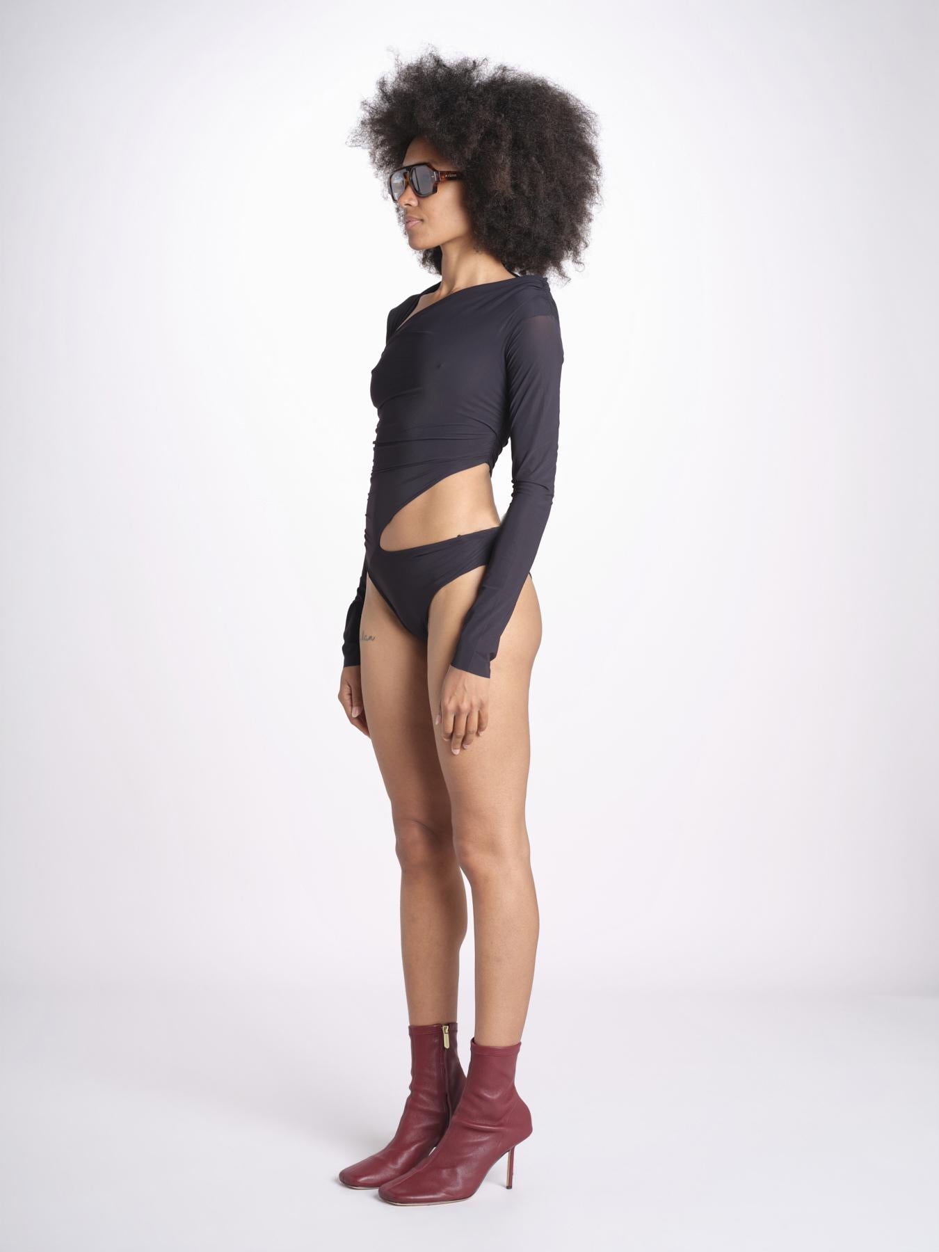 body manica lunga asimmetrico con cut out sul fianco JODI DEEP BLACK amazuìn 