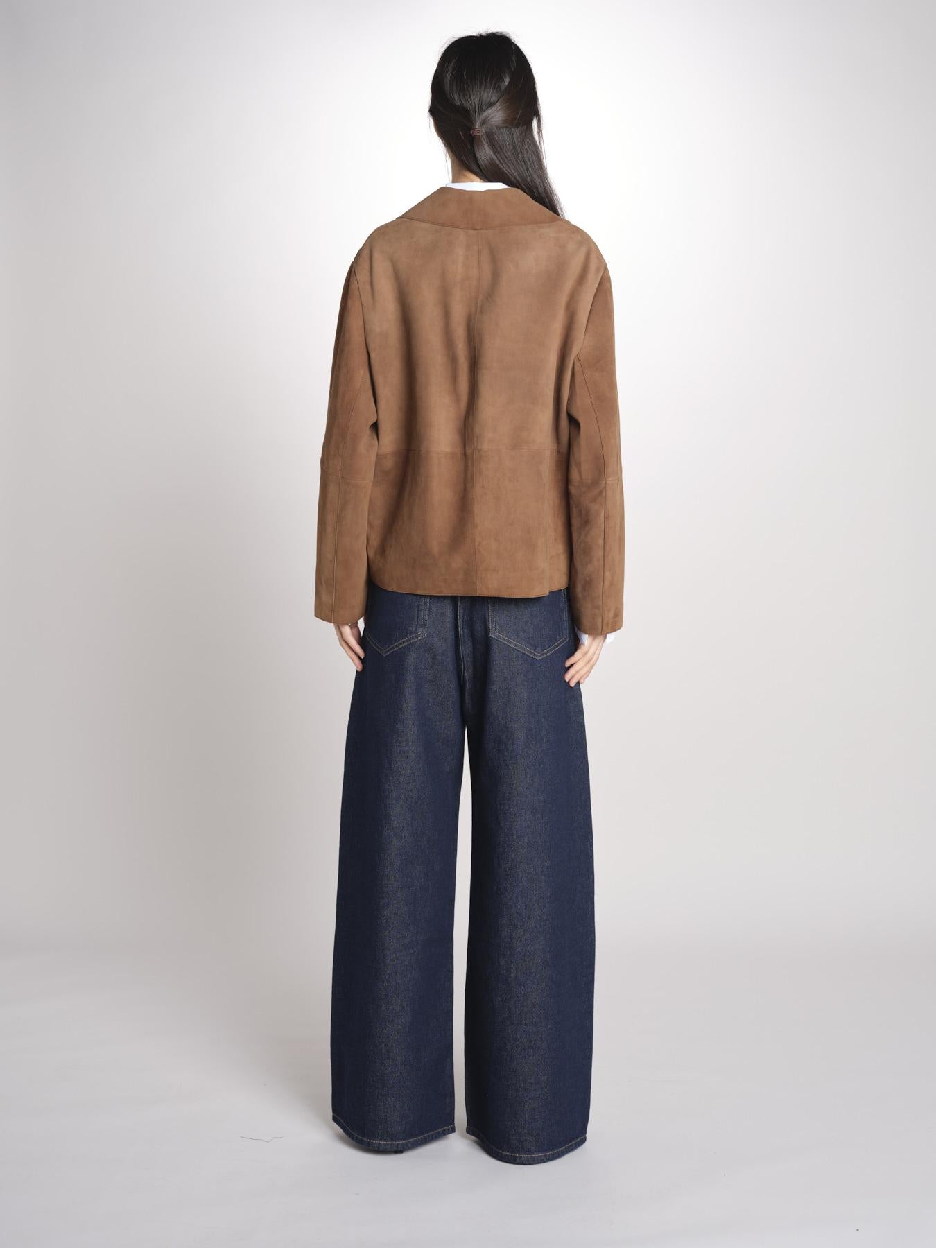 giacca crop  in pelle scamosciata PALCHI 2615441021600 001 weekend maxmara 