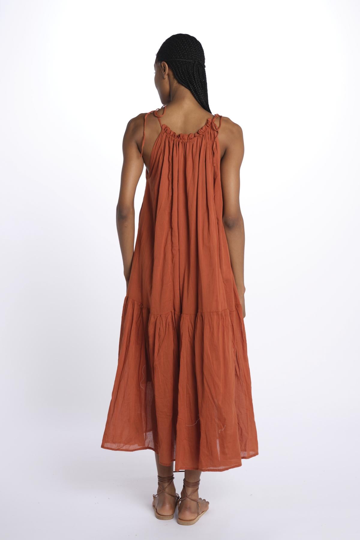 PALOMA abito lungo con balze e spalline sottili PALOMA RUST laraethnics 