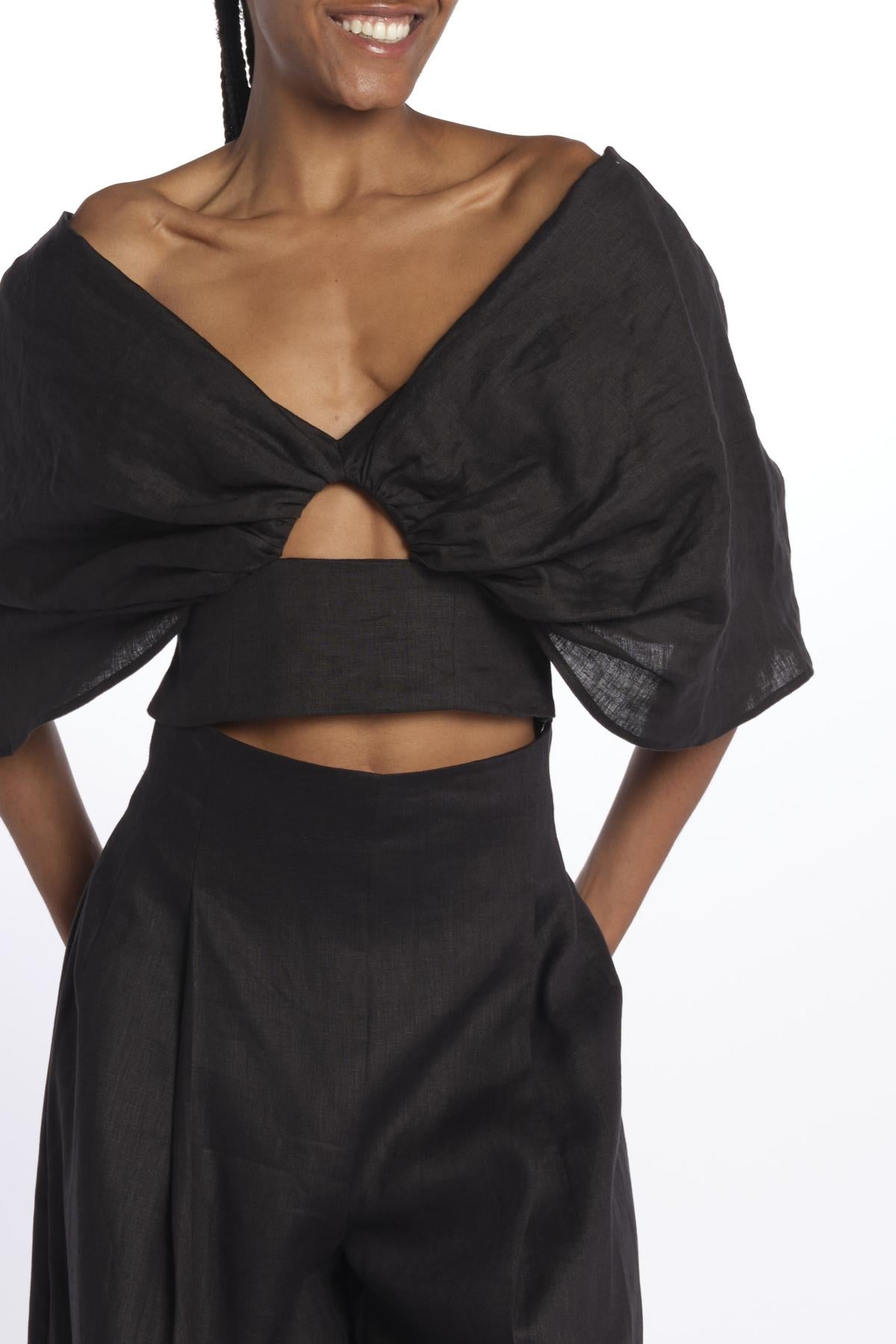 NIKA top manica a sbuffo con buco TOP NIKA NERO inasami 