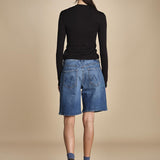 bermuda in denim 4862 THE UNDERCOVER BERMUDA SHORT 259 mother 