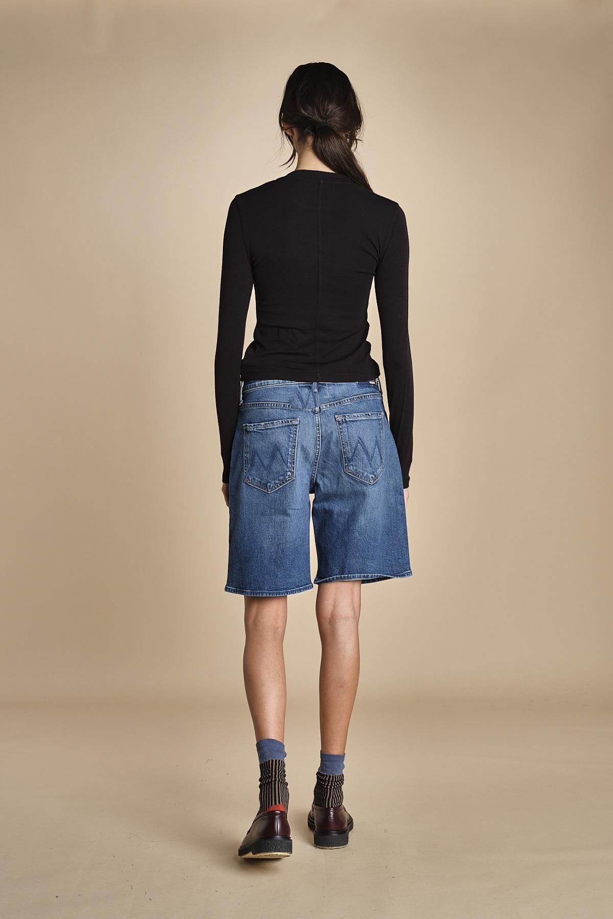 bermuda in denim 4862 THE UNDERCOVER BERMUDA SHORT 259 mother 