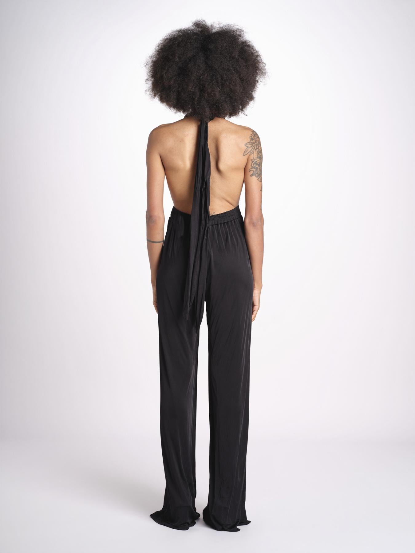tuta in satin allacciata dietro al collo LENNOX BLACK amazuìn 