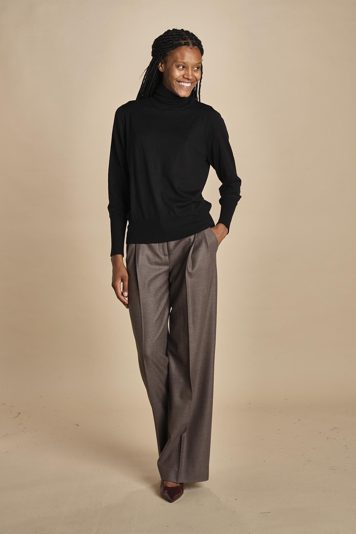 dolcevita over in lana merinos MIL LAU5 E14035 NERO milaura 