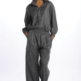  243-2001-30 GRAY30 vis a vis 