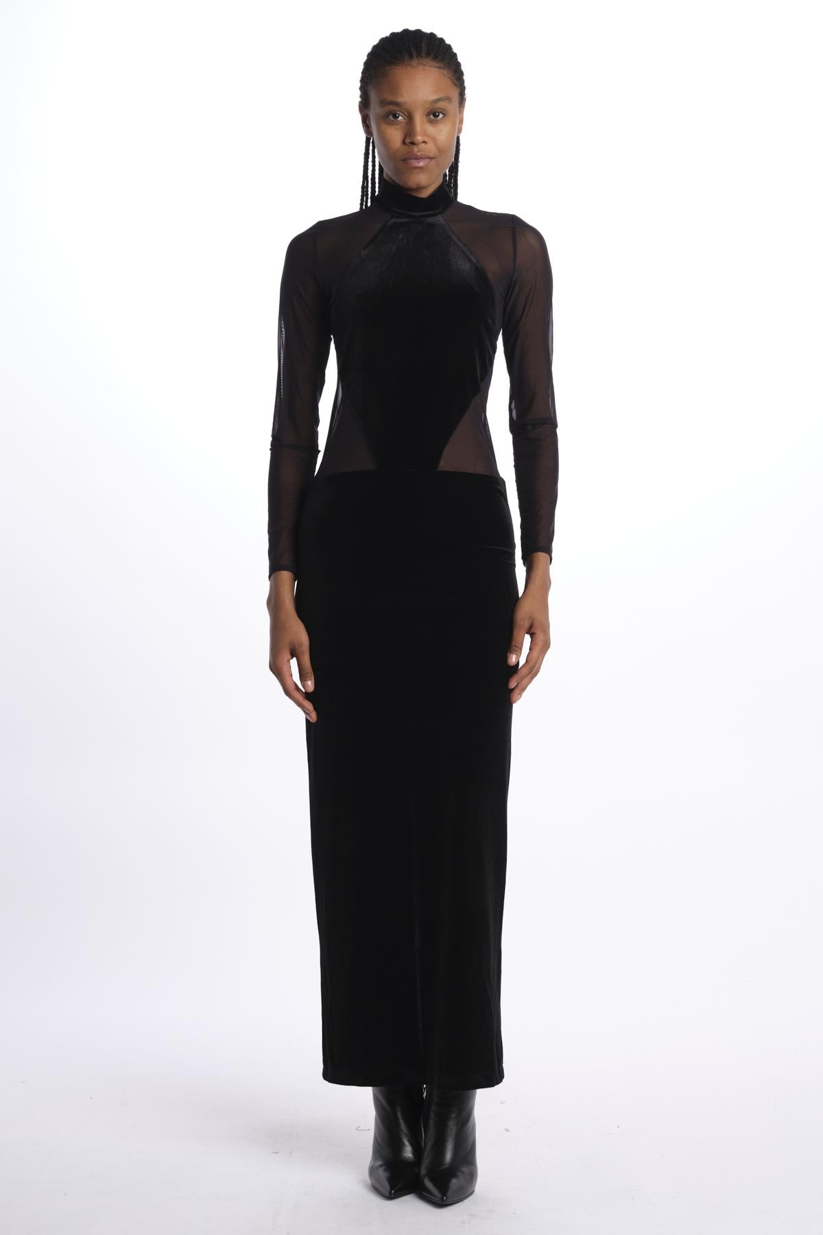  742 BLACK undress code 