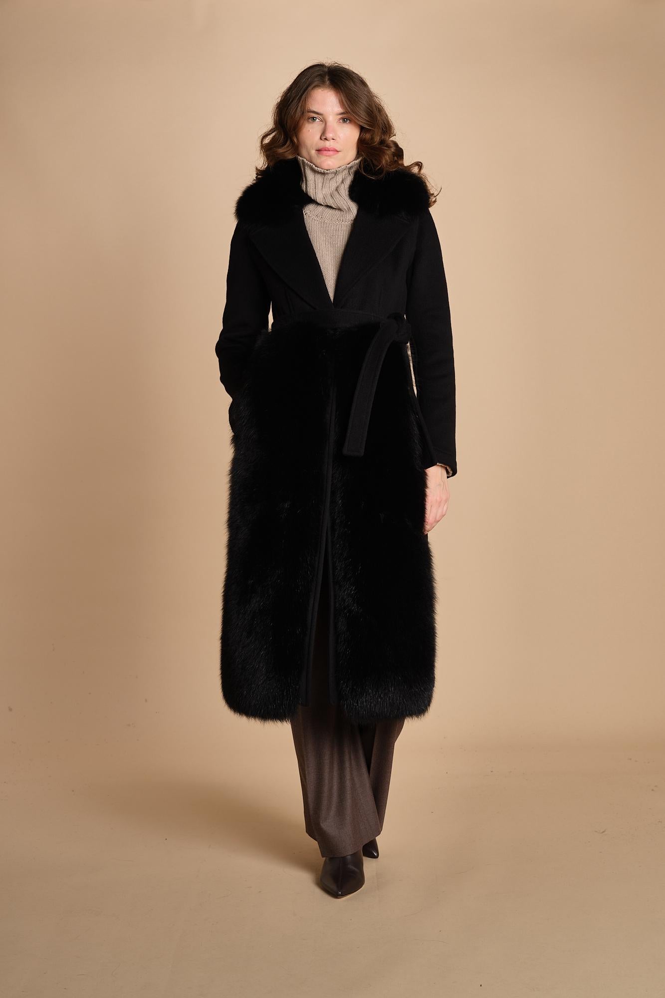 24008 cappotto in panno di lana e volpe con cintura in vita 24008400 NERO milaura 