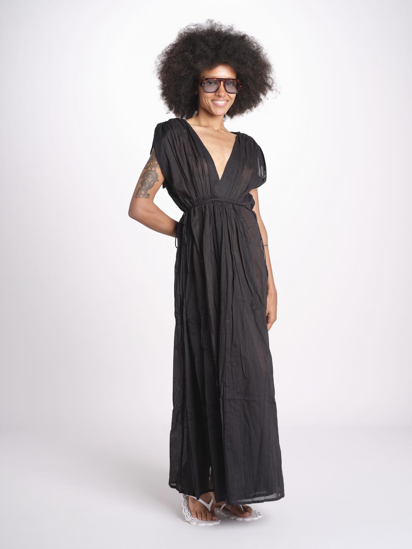 abito con nervature legato in vita MIKONBLK NOIR laraethnics 
