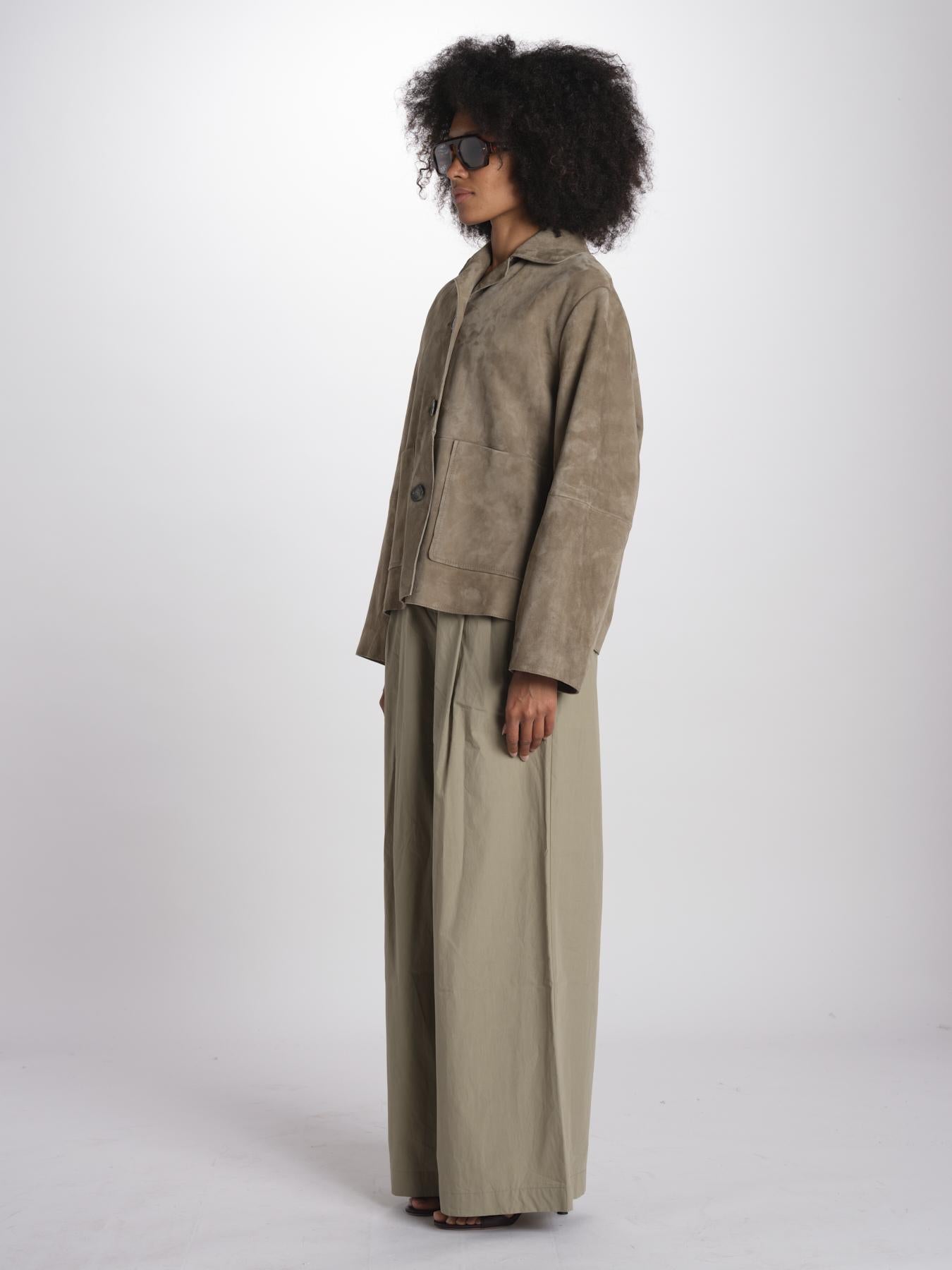 giacca crop in pelle scamosciata PALCHI 2615441021670 002 weekend maxmara 