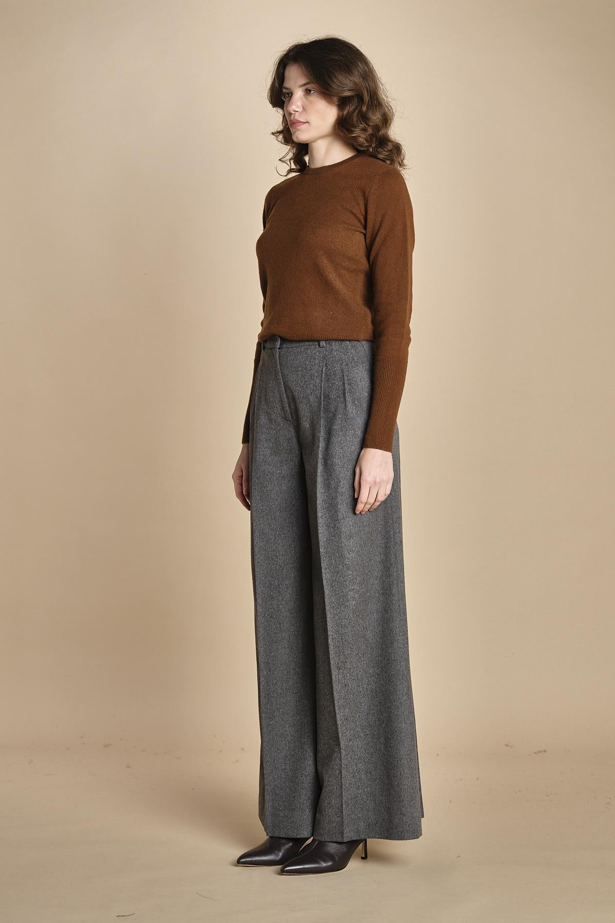 pantalone con pinces in vigogna e stasca sul retro MONIQUE 689923 50 quelledue 