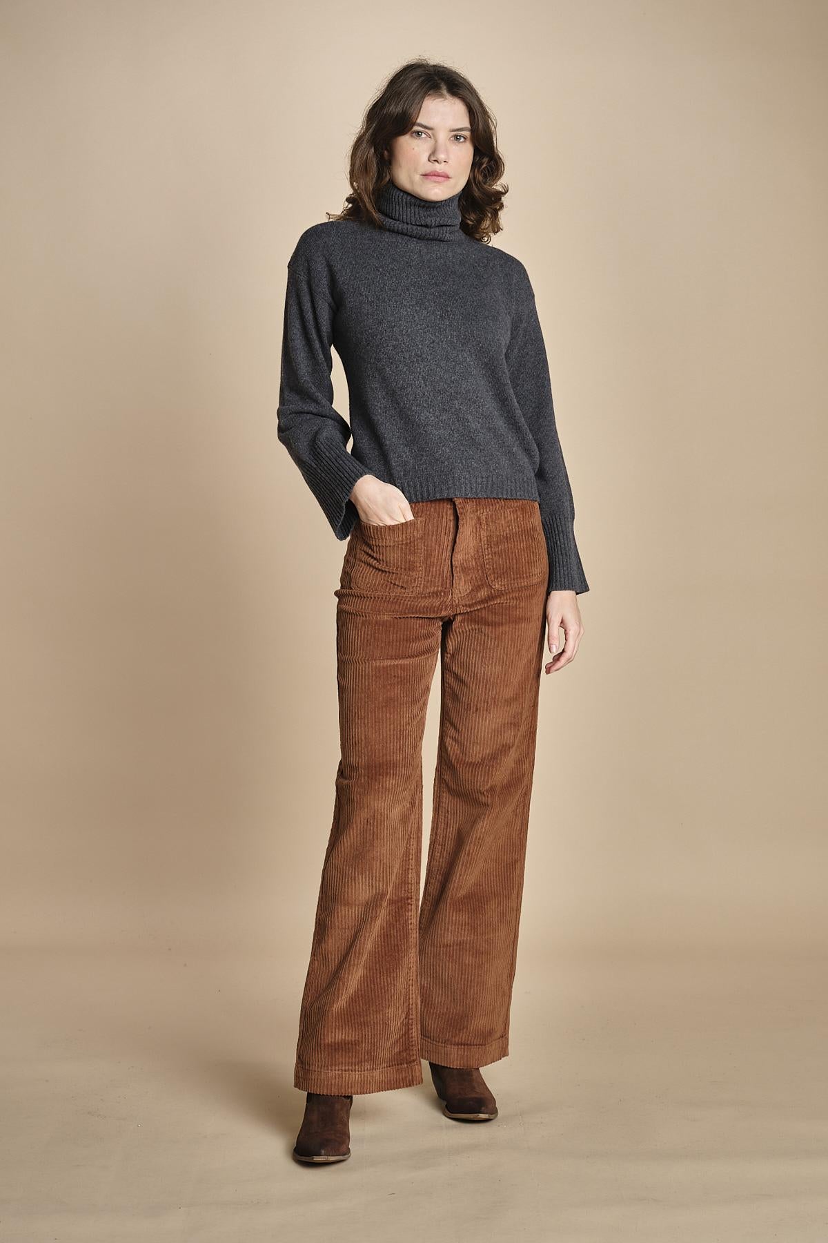 pantalone a zampa con taschine FAUVE WX CARAMEL fam 